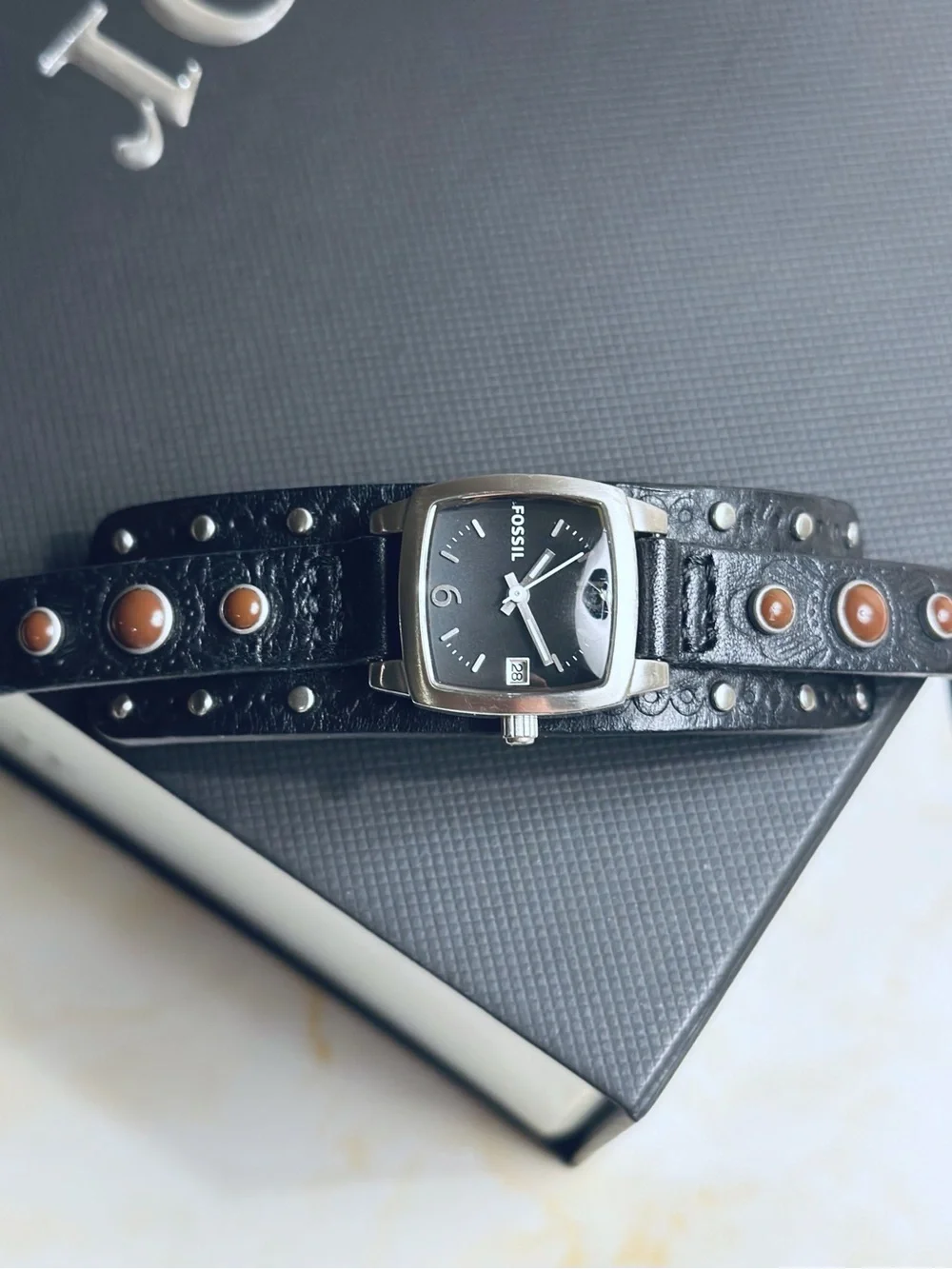 Fossil JR-1187 Women's Quartz Watch Black Dial Rectangle Case Date Leather